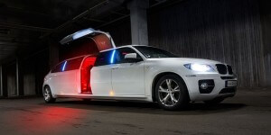 How Does Limo Services Add Luxury To Your Holiday Plan?